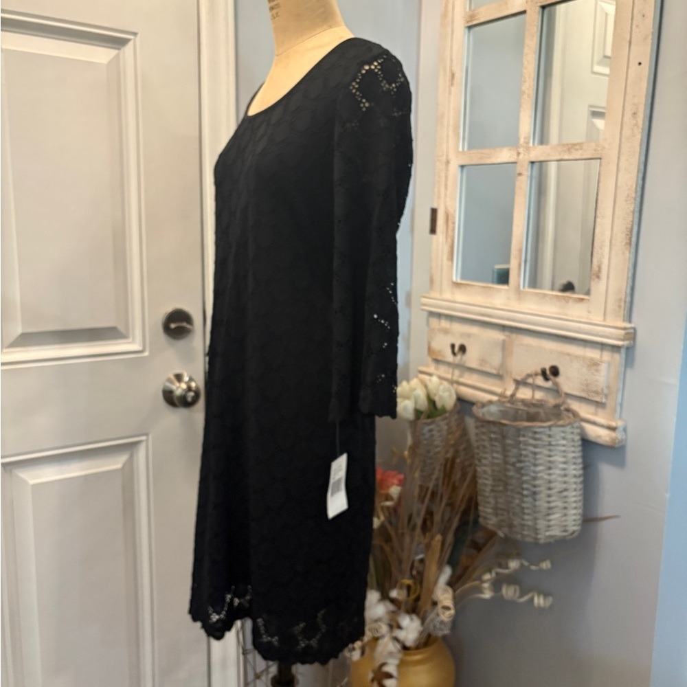 Ronni Nicole Black Lace Sheath Dress 3/4‎ Sleeve Geometric Eyelet Scalloped Hem